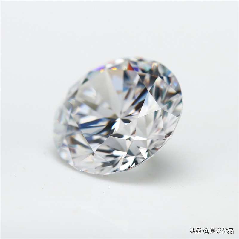 为什么有的莫桑钻几十有的几千,莫桑钻不是钻石为什么那么多人买