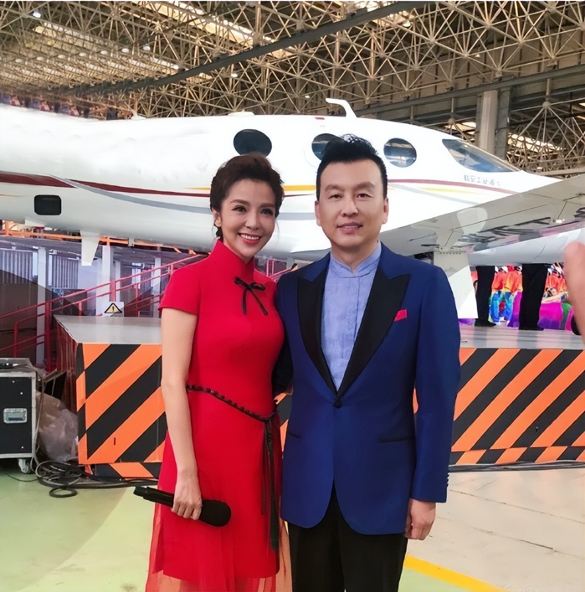 央视名嘴张泽群母亲瘫痪,张泽群母亲去世