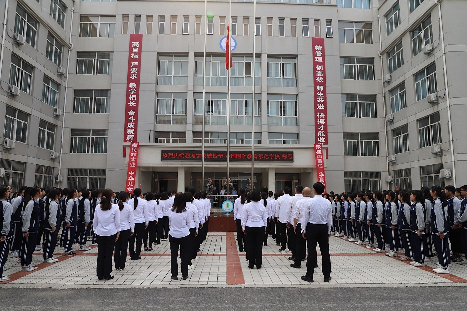 军地携手开展国防教育宣传活动,军地多种形式开展全民国防教育月