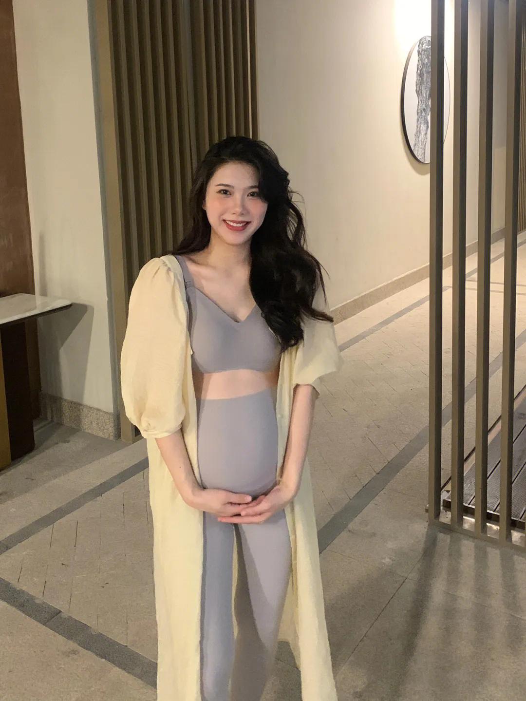 露肚子孕妈装,孕期露肚穿搭