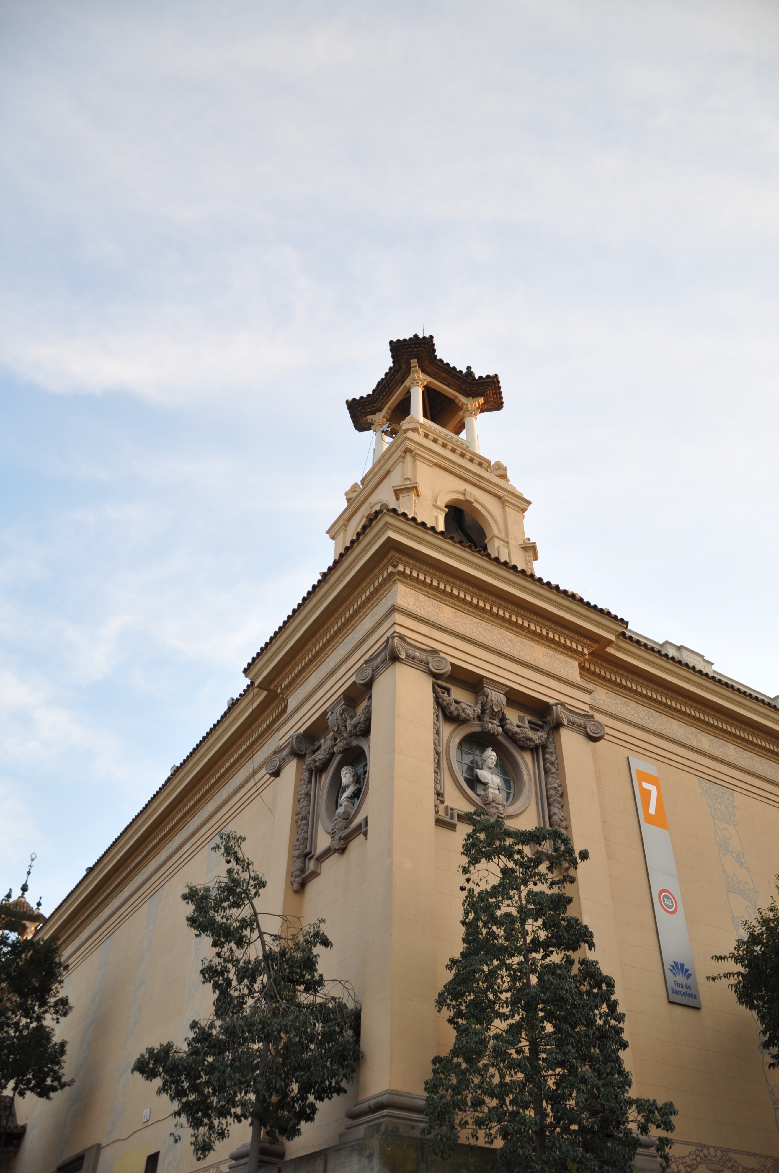 巴塞罗那高迪的作品,巴塞罗那建筑师高迪