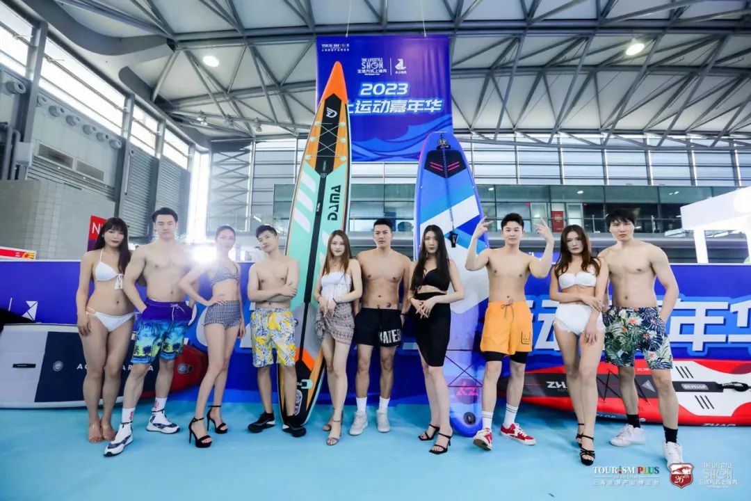 春暖三月踏青,春暖时节万物复苏