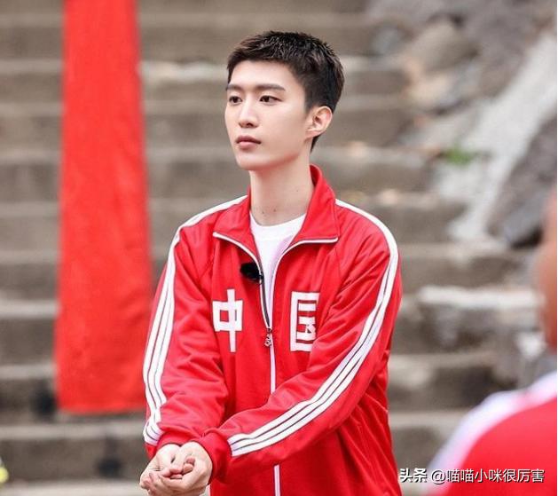 靠刘海撑起来的颜值,靠刘海撑起的颜值男生