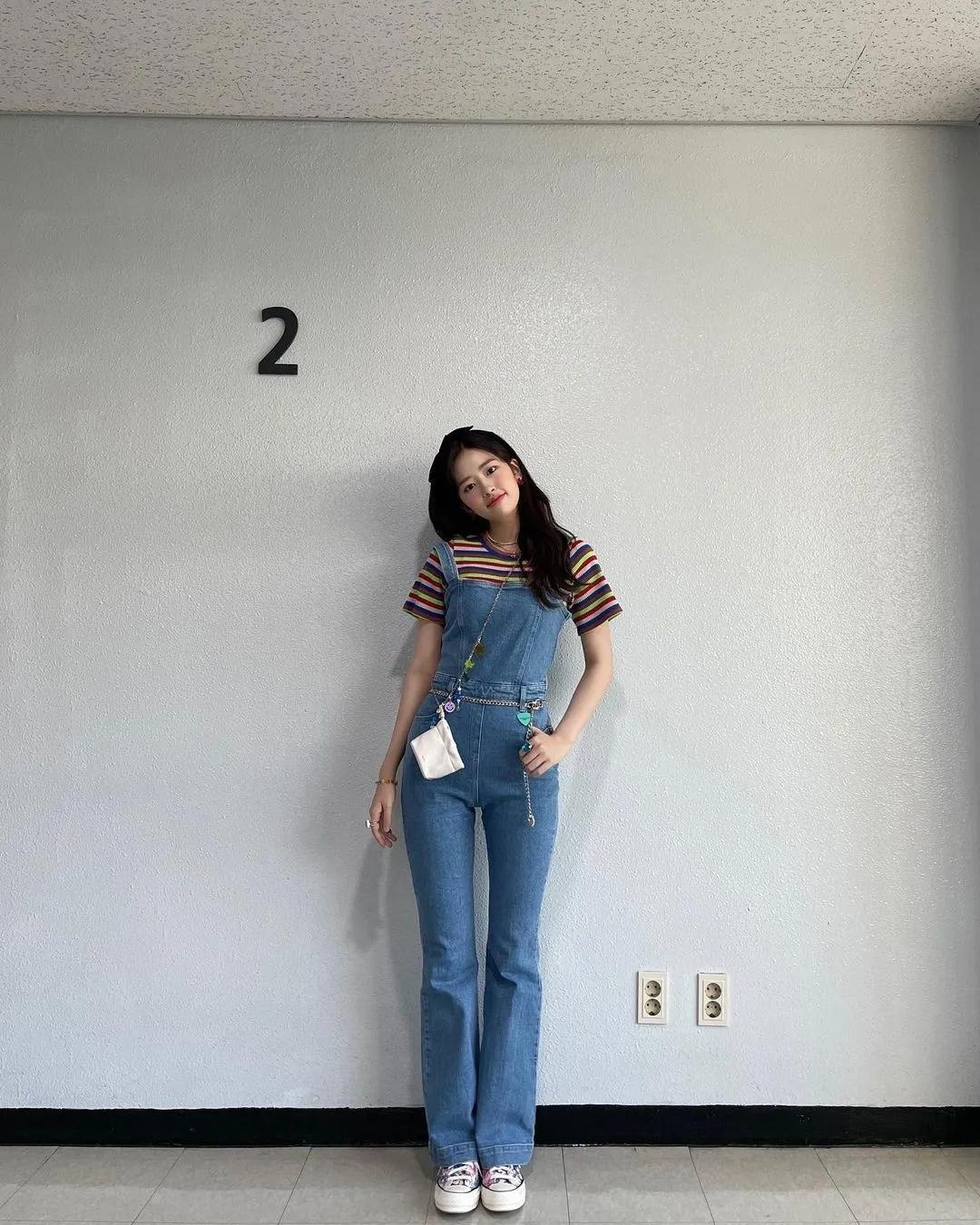 丹宁牛仔配色夏季穿搭,早春牛仔裤穿搭2020