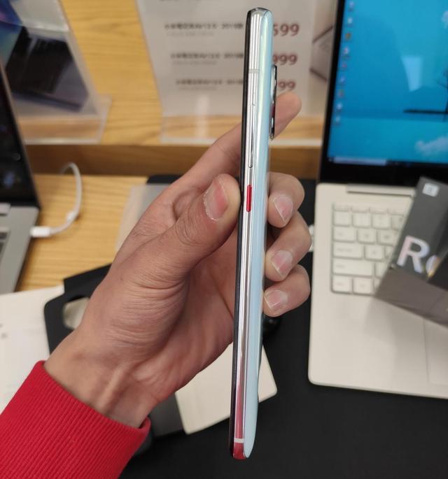 网购手机和线下买手机区别,网上手机和实体店手机质量一样吗