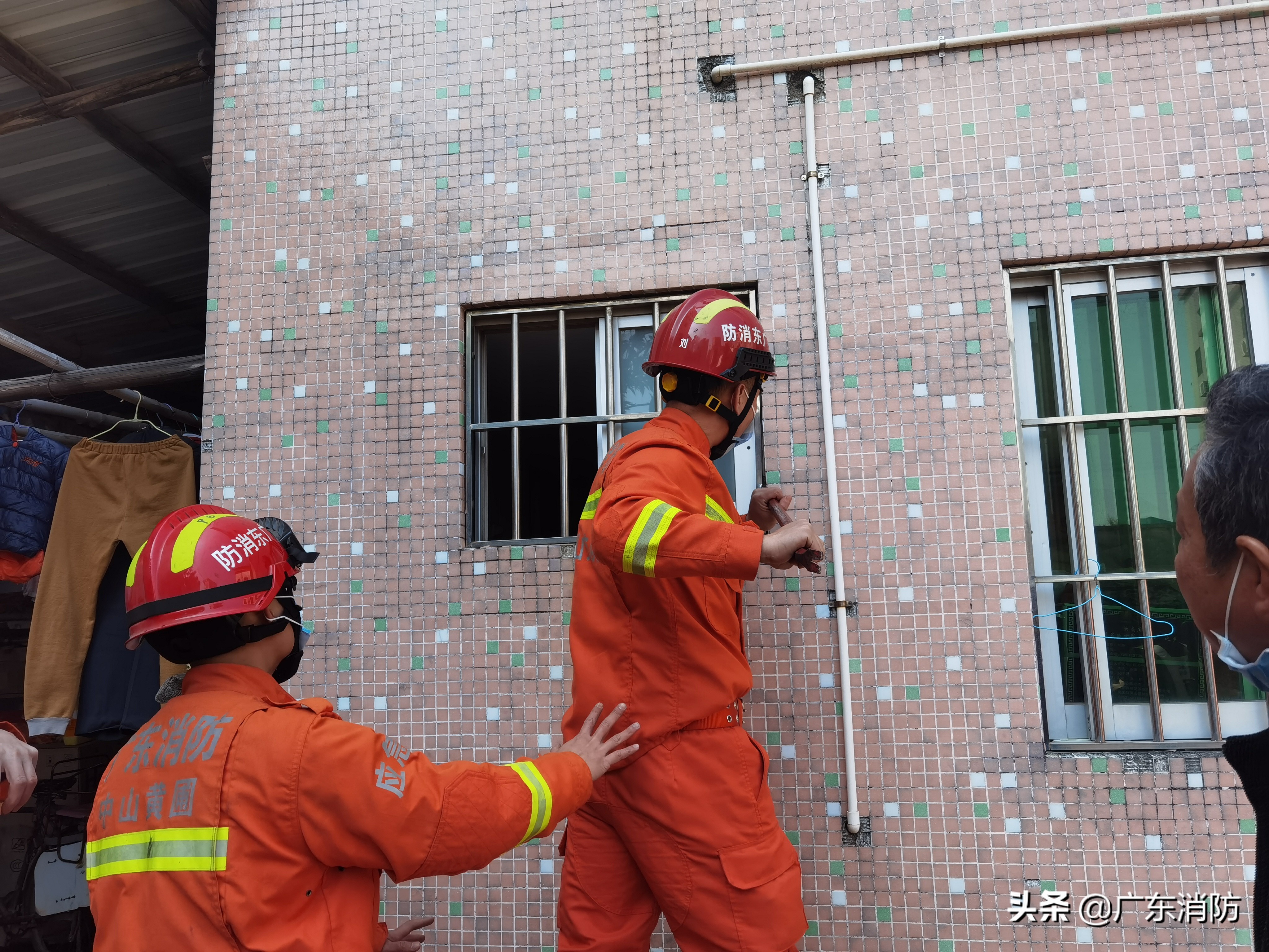 房门被孩子反锁了怎么办,冷静应对孩子的方法