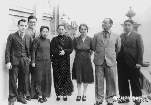 老照片纪念宋庆龄诞辰129周年