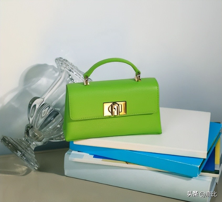 2000元至3000元的入门轻奢包 (一万左右适合夏天背的包)