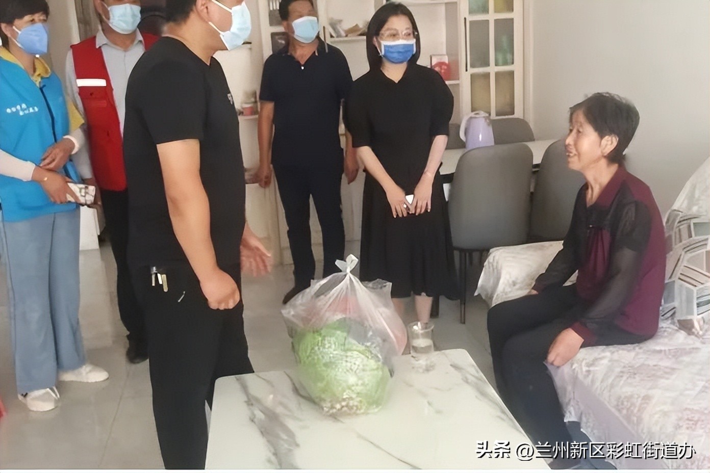 【彩虹·社区动态】祥和景苑社区为困难老人送上暖心菜