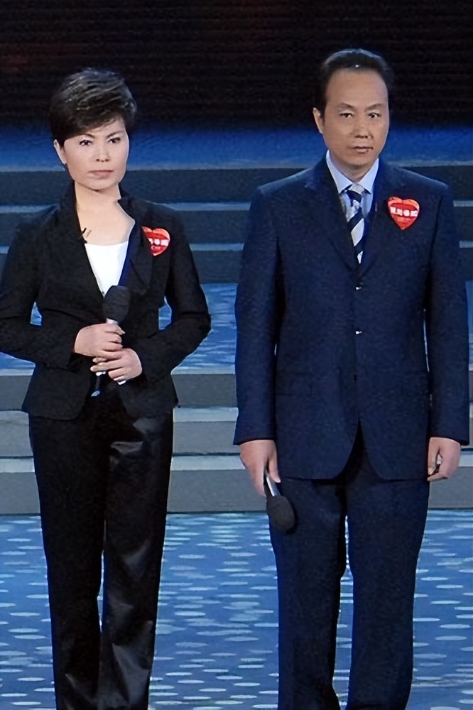 罗京去世近十年妻子改嫁豪门,罗京去世11年妻子携子改嫁富商