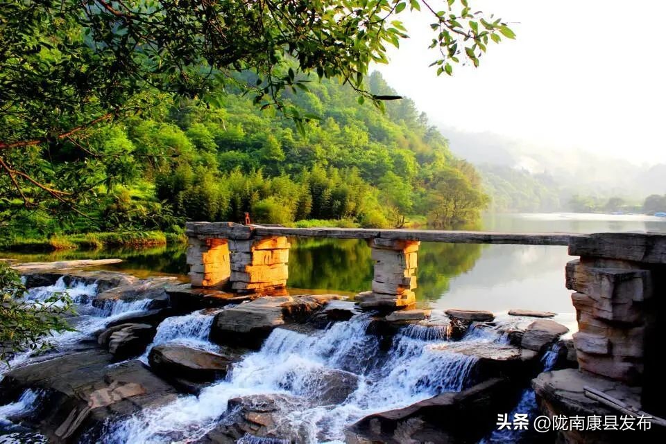 浜斾竴搴峰吇鏃呮父,浜斾竴搴峰吇搴﹀亣鏀荤暐