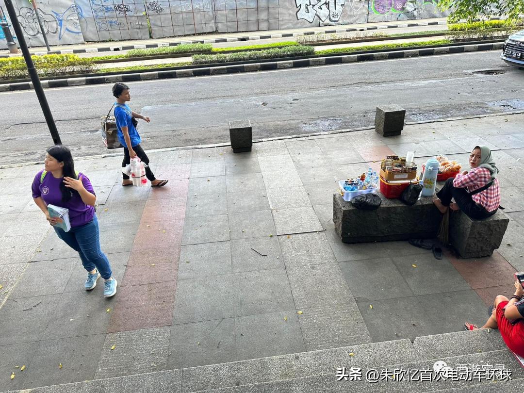 印尼进口中国火车车厢,印尼火车与高铁不一样