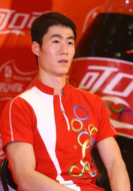 马龙夺冠时张继科和许昕的反应,中国乒乓球马龙和许昕谁强