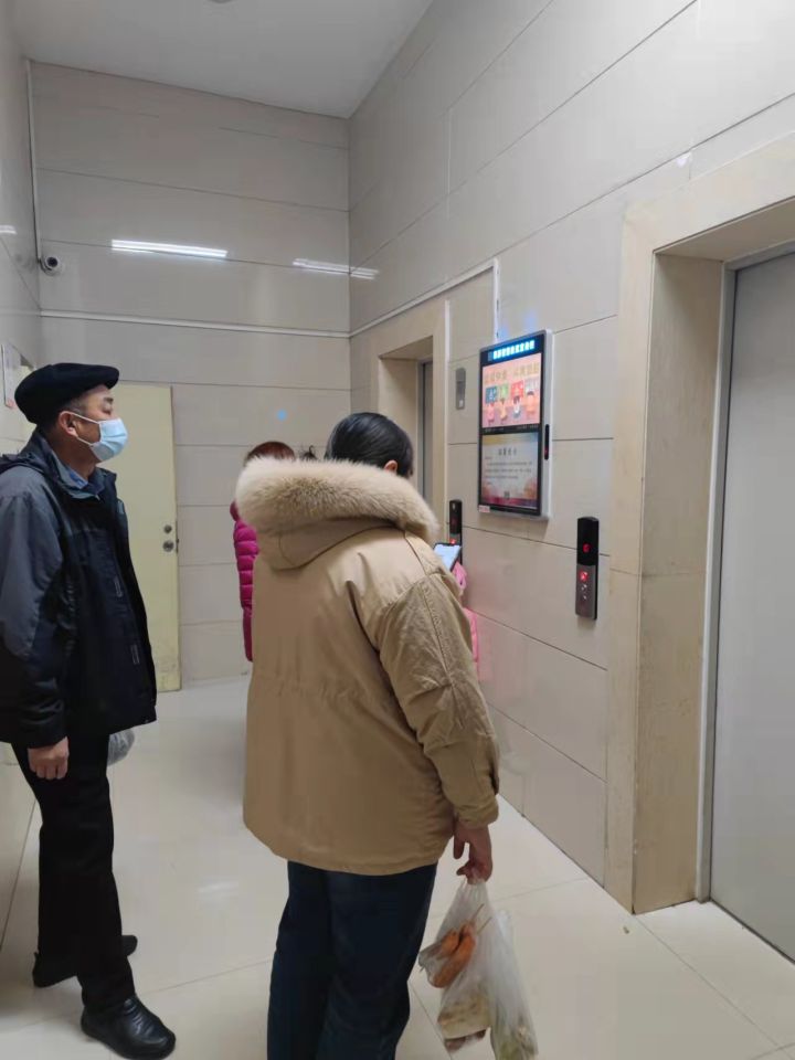 电梯广告电子屏加盟靠谱吗,电梯广告代理商的加盟条件