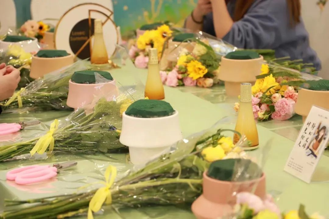 今年3.8节，这三家花店沙龙为何生意火爆？