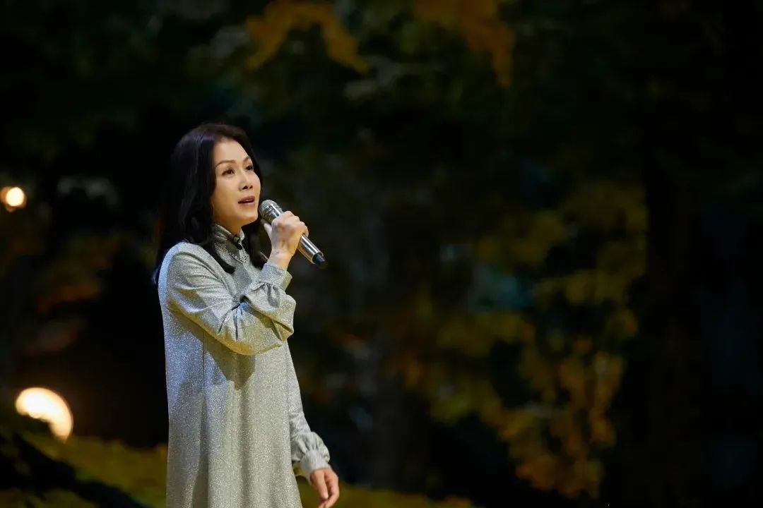 田震敢和那英比吗,田震如今如何评价那英