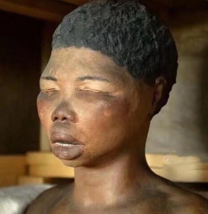 非洲女孩巴特曼因有巨臀,一生被赤身裸体展览,死后还被做成标本
