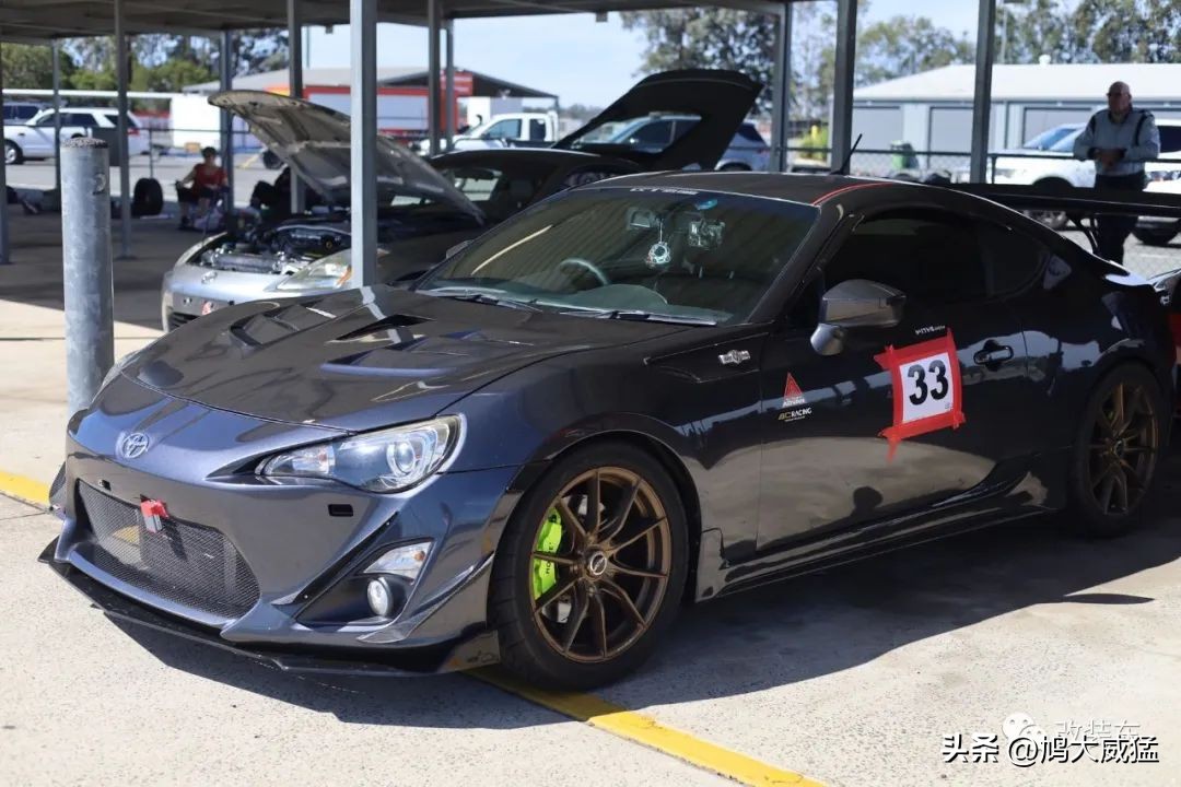 赛车模拟器卡丁车,赛车模拟器和卡丁车