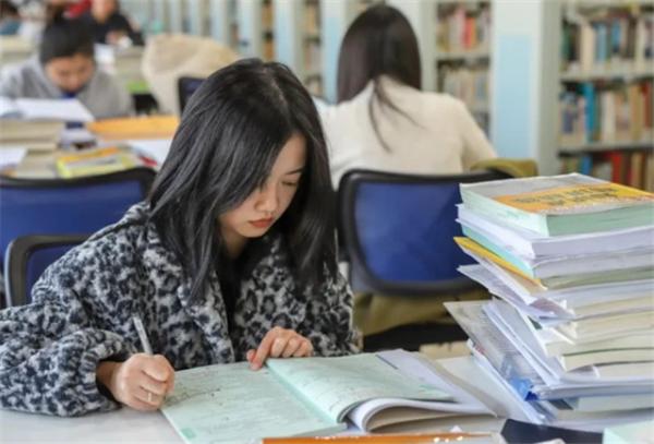 哪些公务员岗位无人报名,公务员无人报考报了一定录取吗