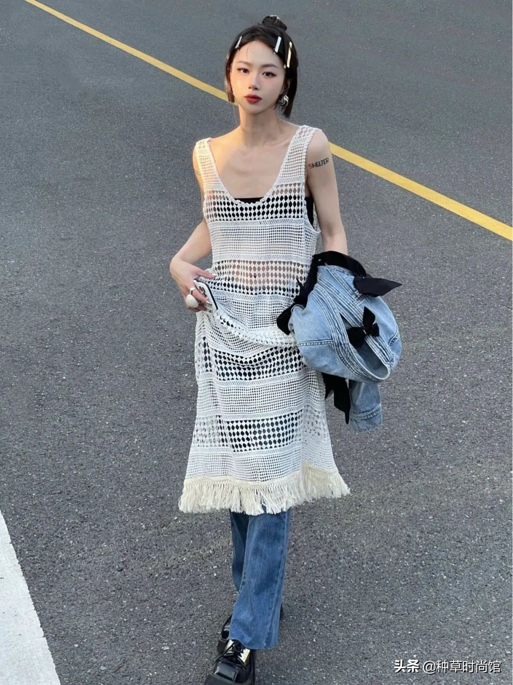 今年流行穿什么裤子和裙子,今年流行裙子配什么裤子