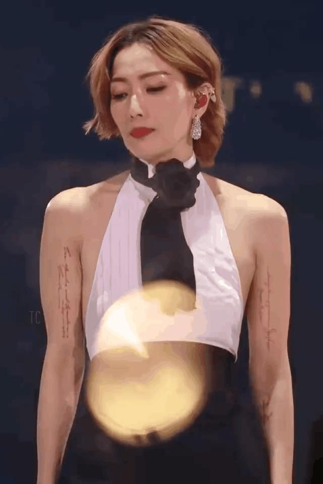 郑秀文瘦手臂视频,郑秀文每日健身