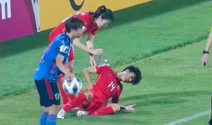 中国女足足球精神视频,水庆霞东亚杯让中国女足得到锻炼