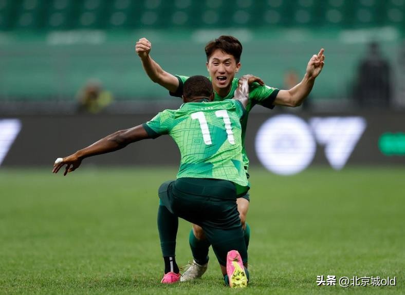 北京国安长春亚泰冲突,北京国安vs长春亚泰冲突观众席