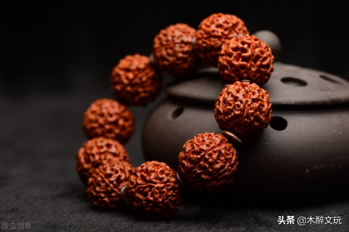 金刚菩提落地红是什么意思,怎么区分落地红和金刚的区别