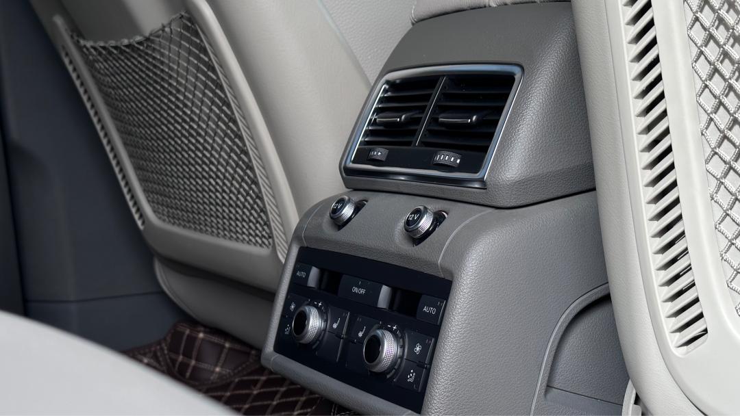 老款奥迪q74.2报废,奥迪q7新能源报废车