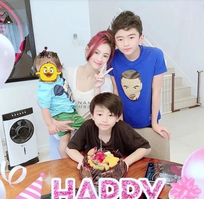 “富人赚乞丐的钱”，这5位明星生动地诠释：穷人越穷，富人越富