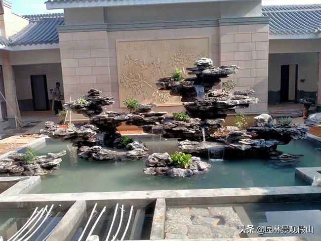 新锦鲤鱼池如何处理好水质,庭院锦鲤鱼池怎么处理好看