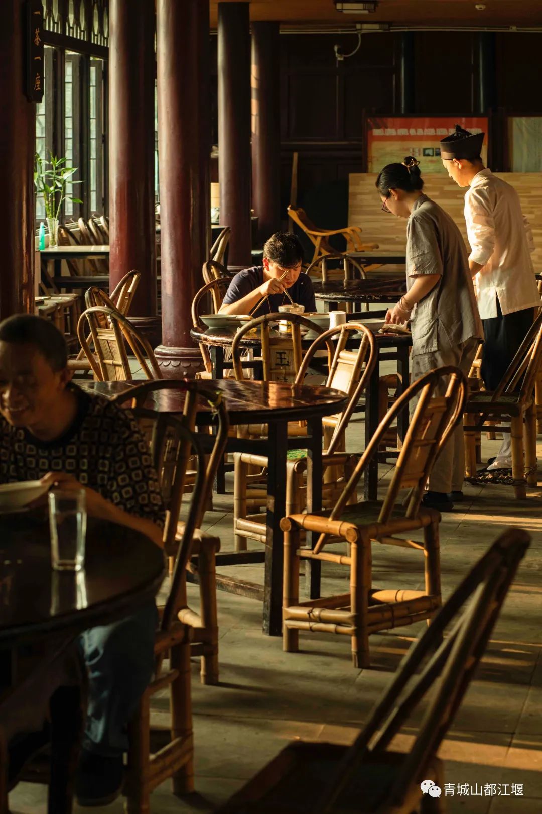 好评率99%！这个深得“特种兵”们青睐的小镇，深山觅静寺、秘境探幽意，私藏了整个夏日的色彩～