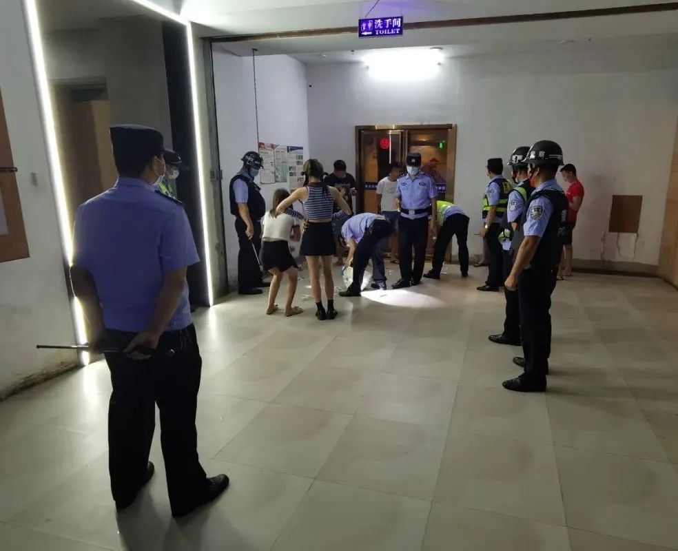 百日行动赌博抓捕现场,百日行动夏季治安打击整治活动