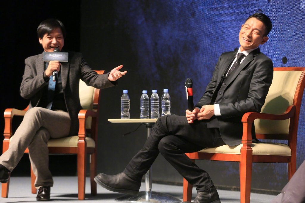 雷军和刘德华同台视频,雷军刘德华同台照片