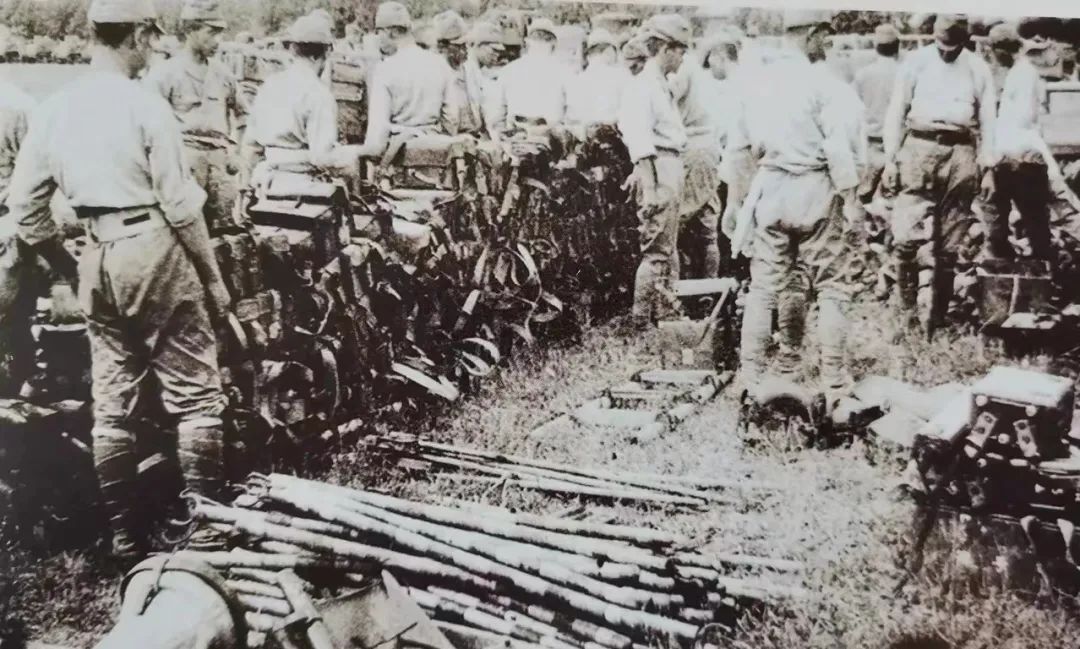 鍔冲姩鍏洯鐏溅澶翠綋鑲插満,婊￠搧