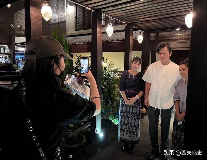 “香港第一深情”追妻七年上热搜，近照疑复合，网友：竟然是大嫂