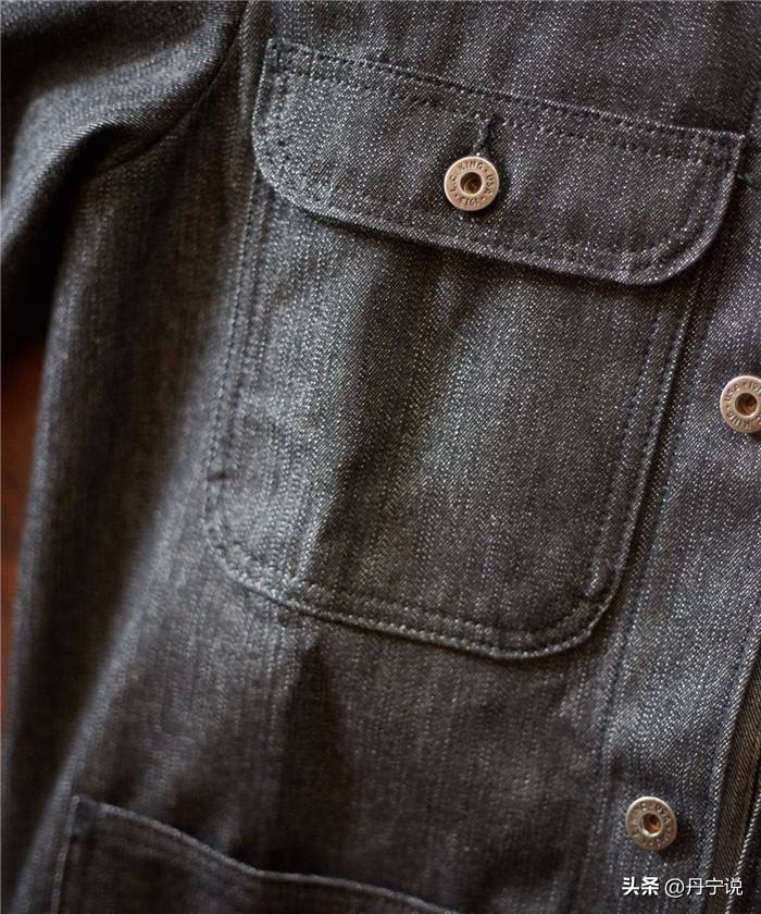 丹宁牛仔外套搭配,丹宁牛仔外套怎么搭配