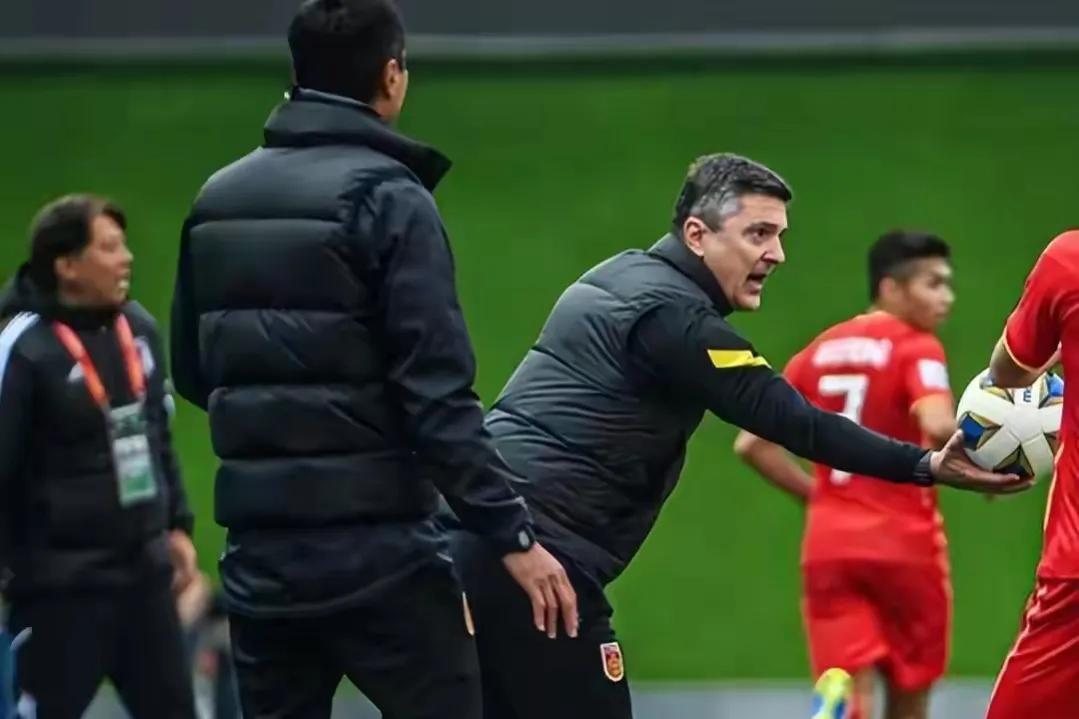 国青主帅安东尼奥的弟子,国青主帅安东尼奥继续续约