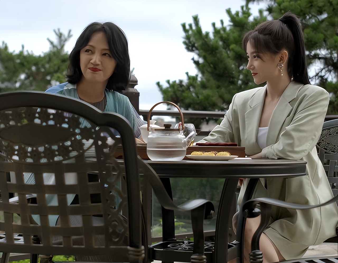 关于赵丽颖和杨幂的电视剧大全,杨幂赵丽颖电视剧实绩比较