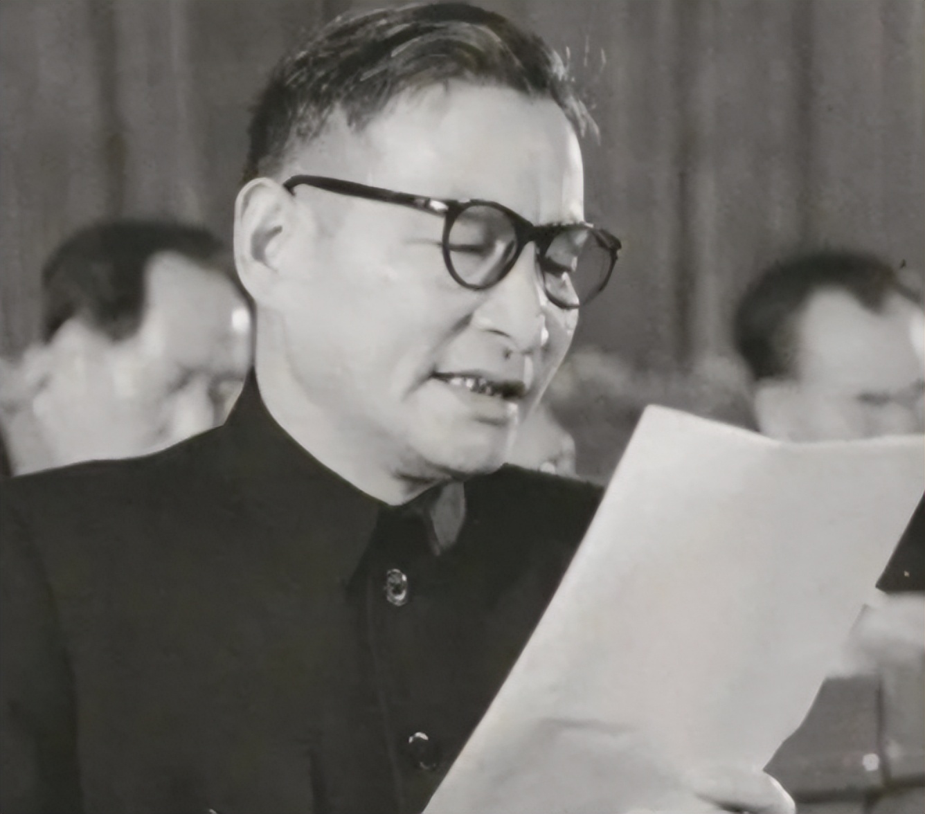 王谦会见*云陈**，全程一句话未说，陈递去纸条：3分钟谈话时间已到