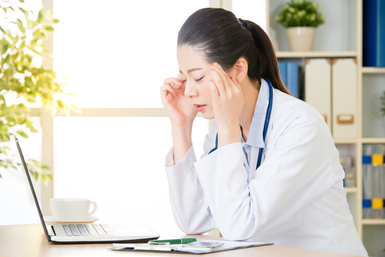 体内有癌眼睛会有哪三种预兆,当眼睛有五种表现时当心癌症