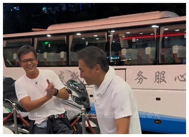 何家劲和黄日华踢球,何家劲焦恩俊黄日华吕良伟