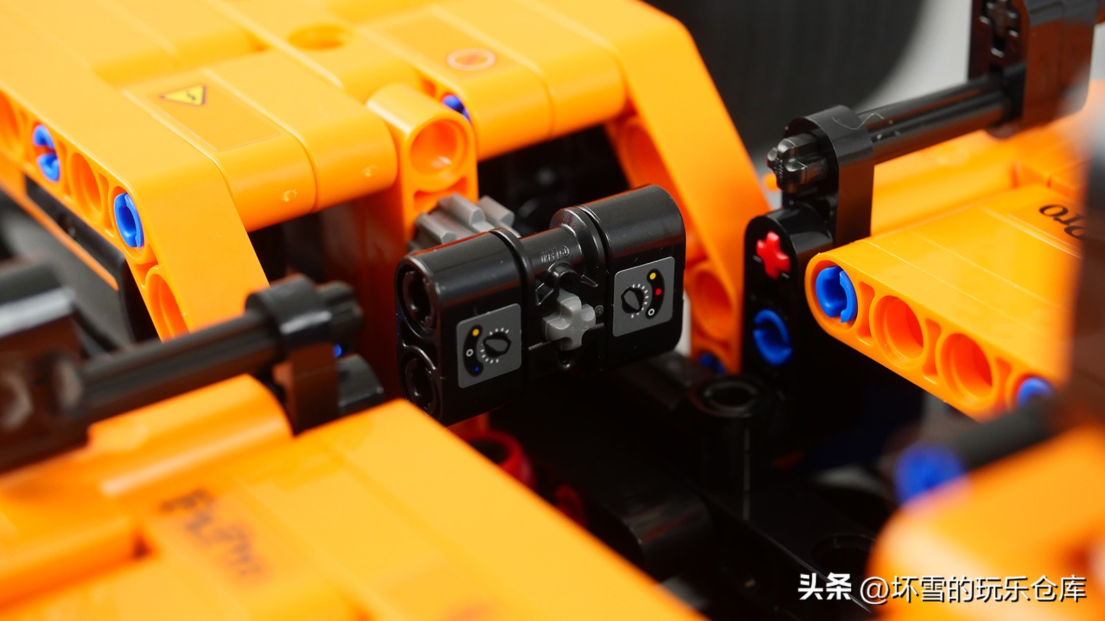 乐高42123迈凯伦塞纳机械组开箱,乐高42141迈凯伦f1赛车拼装过程