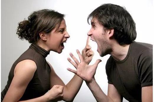 伴侣总是指责贬低你时该怎样应对,如果你的伴侣总是说你的缺点