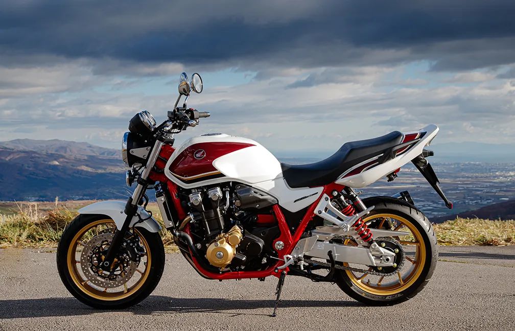 低调街车,本田发布24款cb1300旗舰街车