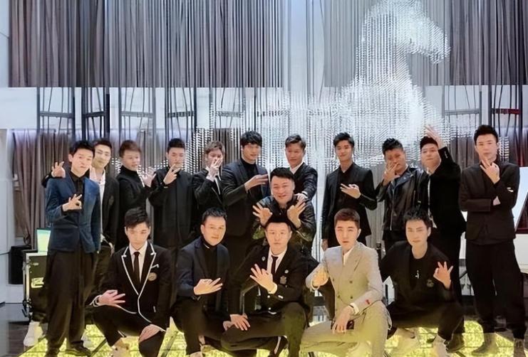 女版“天上人间”白马会所覆灭记：无数富婆疯狂砸钱，后来怎样了