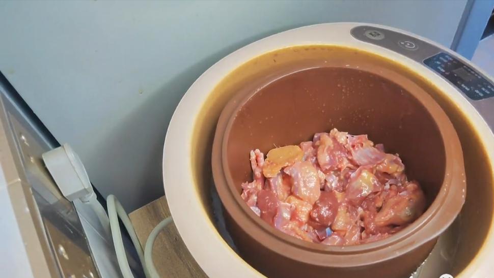 男人的神兵利器,韭菜生蚝枸杞真的对男性有帮助