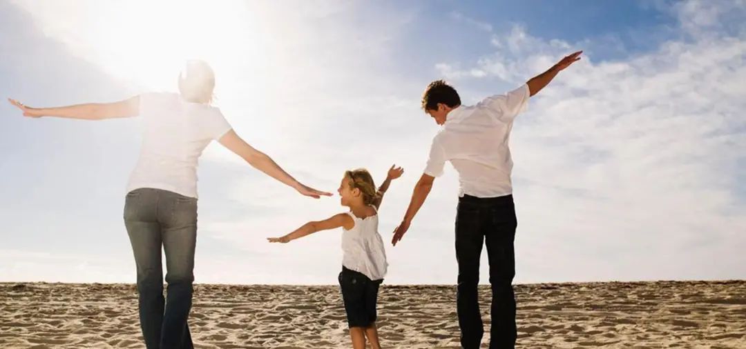 孩子总是抠手指缺什么吗,抠指甲是缺什么维生素