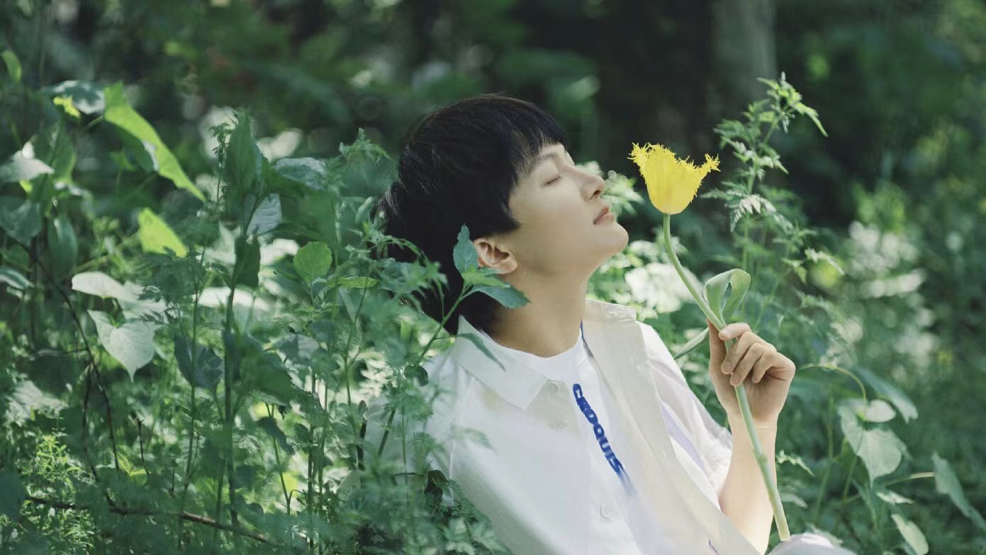 周深的歌里那些很好听的句子,周深的歌总有那么一瞬间