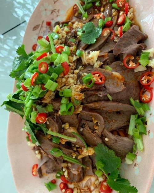 夏季炎热睡不好，多吃这3样食物，补气助眠